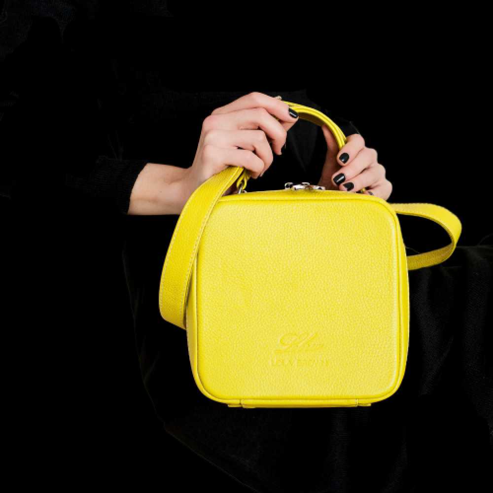 Сумка с жёстким каркасом на плечо OLSEN лайм - Фабрика сумок «Lola Brown»